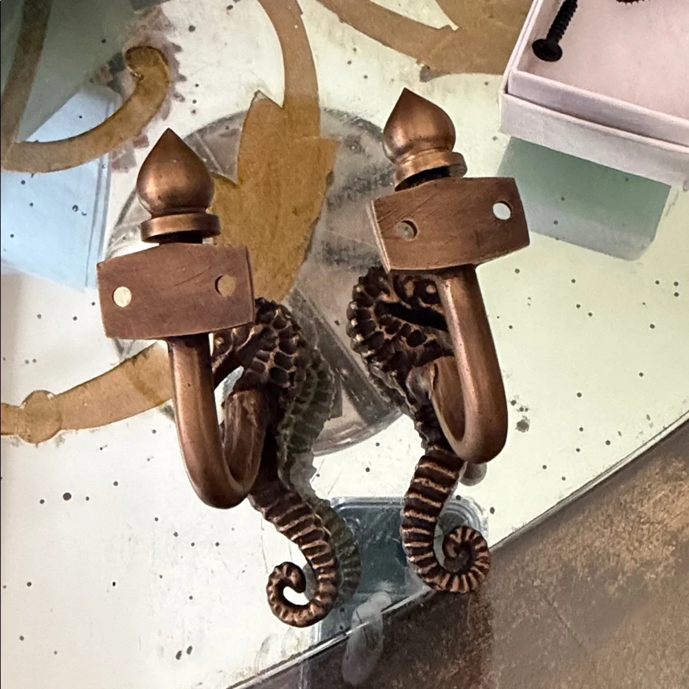 Pair of seahorses wall hooks - Picture 6 of 8